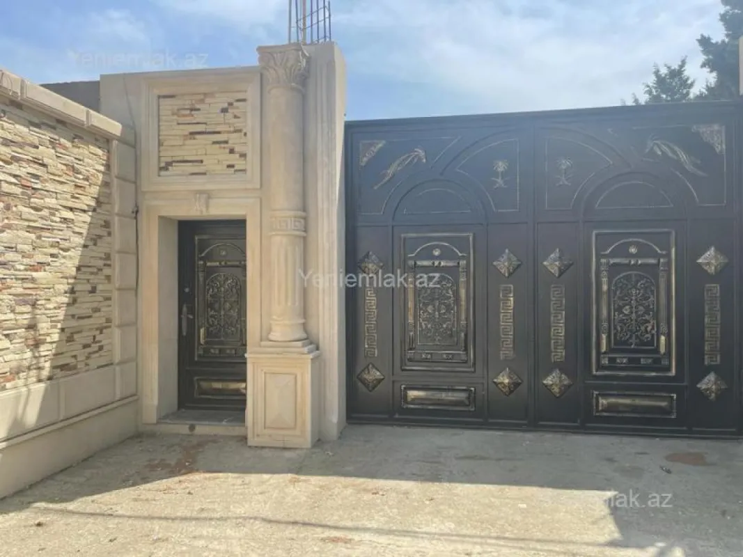 Satılır 10 otaqlı həyət evi 450 m²