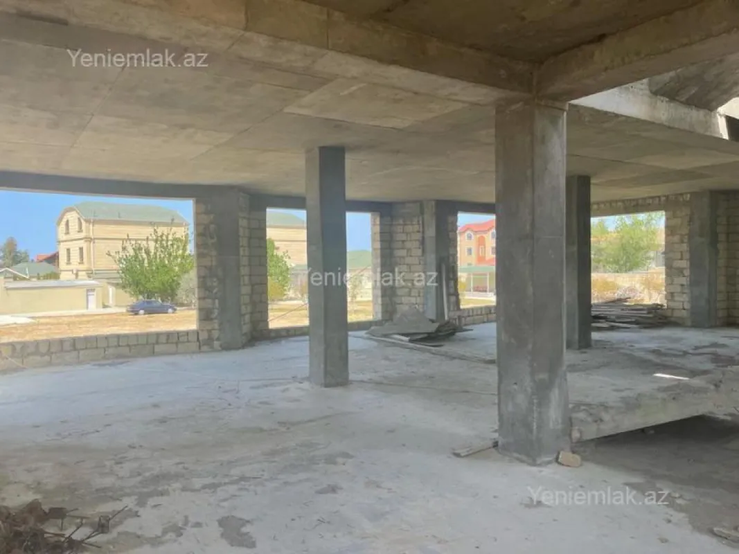 Satılır 10 otaqlı həyət evi 450 m²