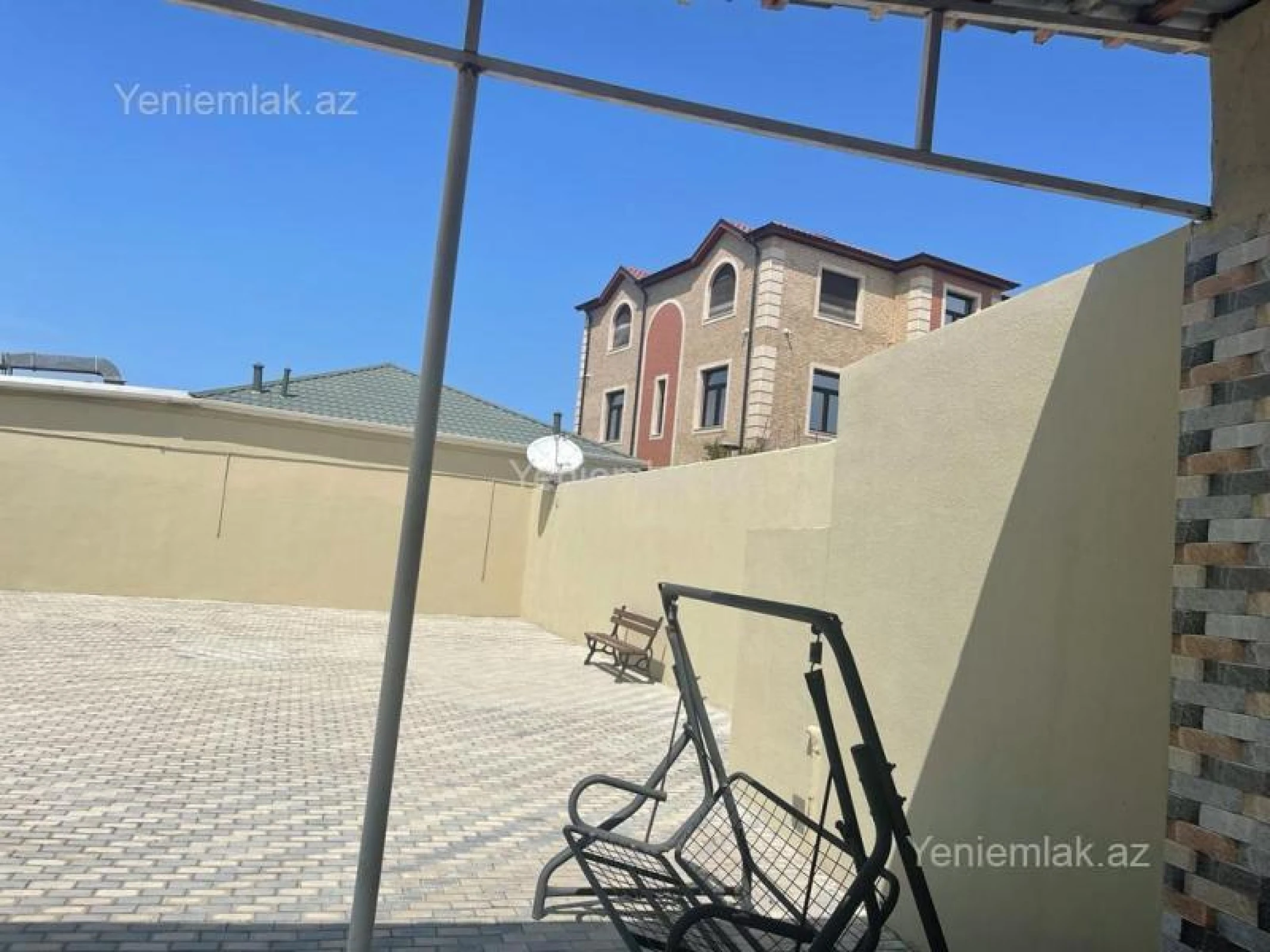 Satılır 10 otaqlı həyət evi 450 m²