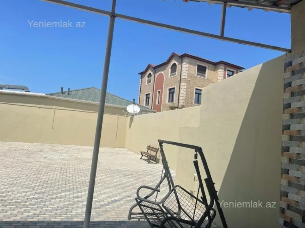 Satılır 10 otaqlı həyət evi 450 m²