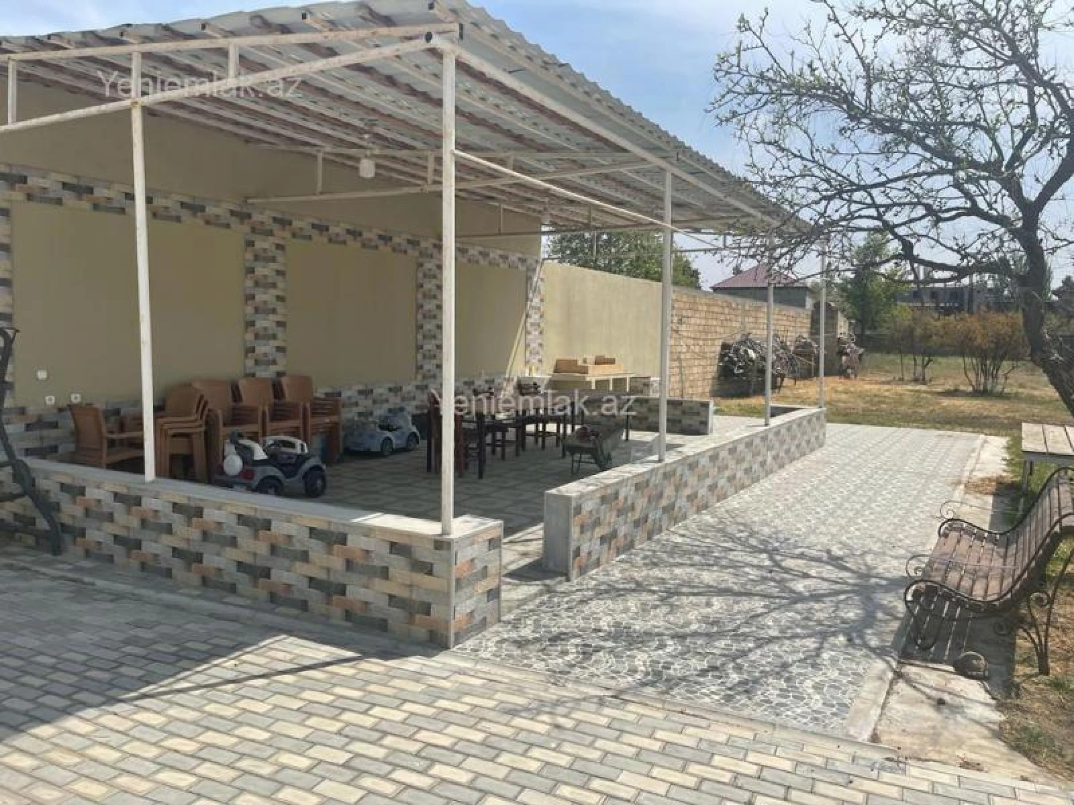 Satılır 10 otaqlı həyət evi 450 m²