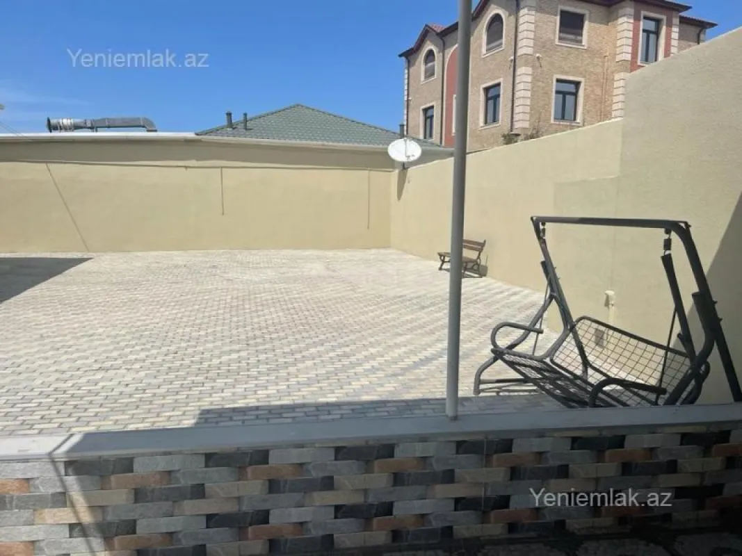 Satılır 10 otaqlı həyət evi 450 m²