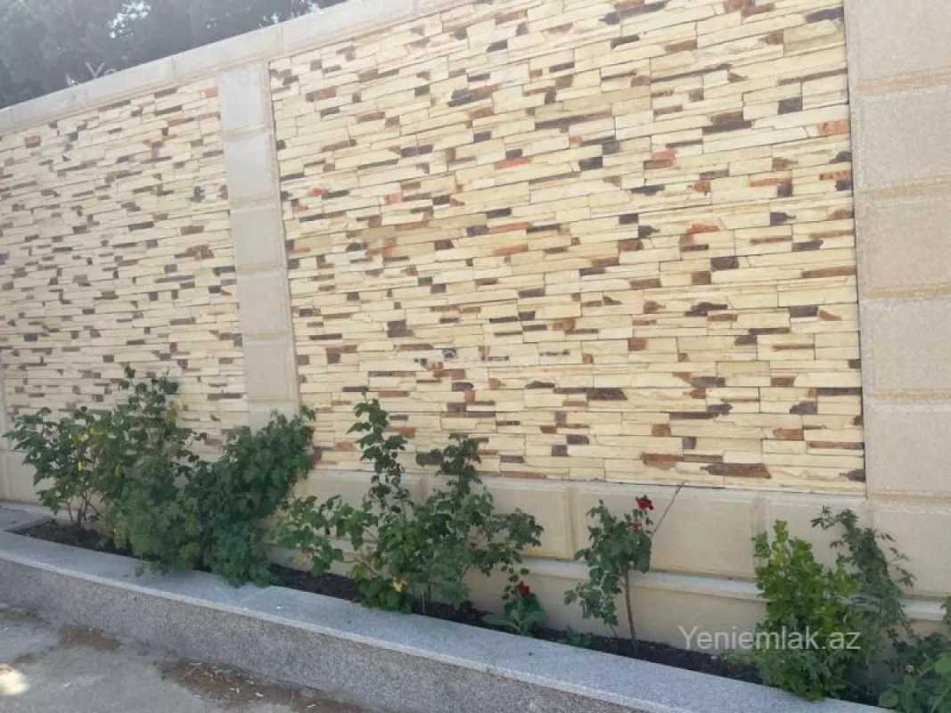 Satılır 10 otaqlı həyət evi 450 m²