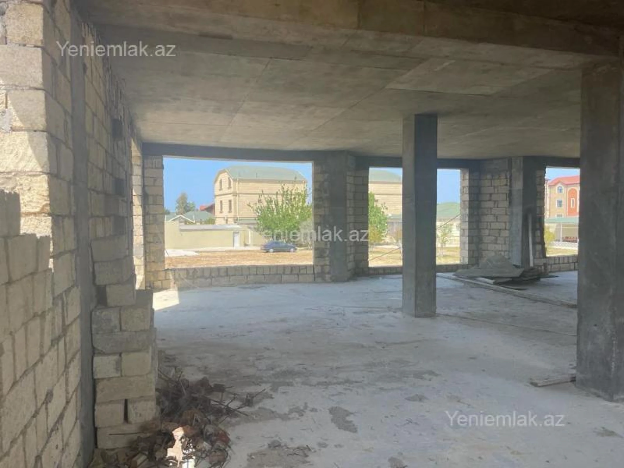 Satılır 10 otaqlı həyət evi 450 m²