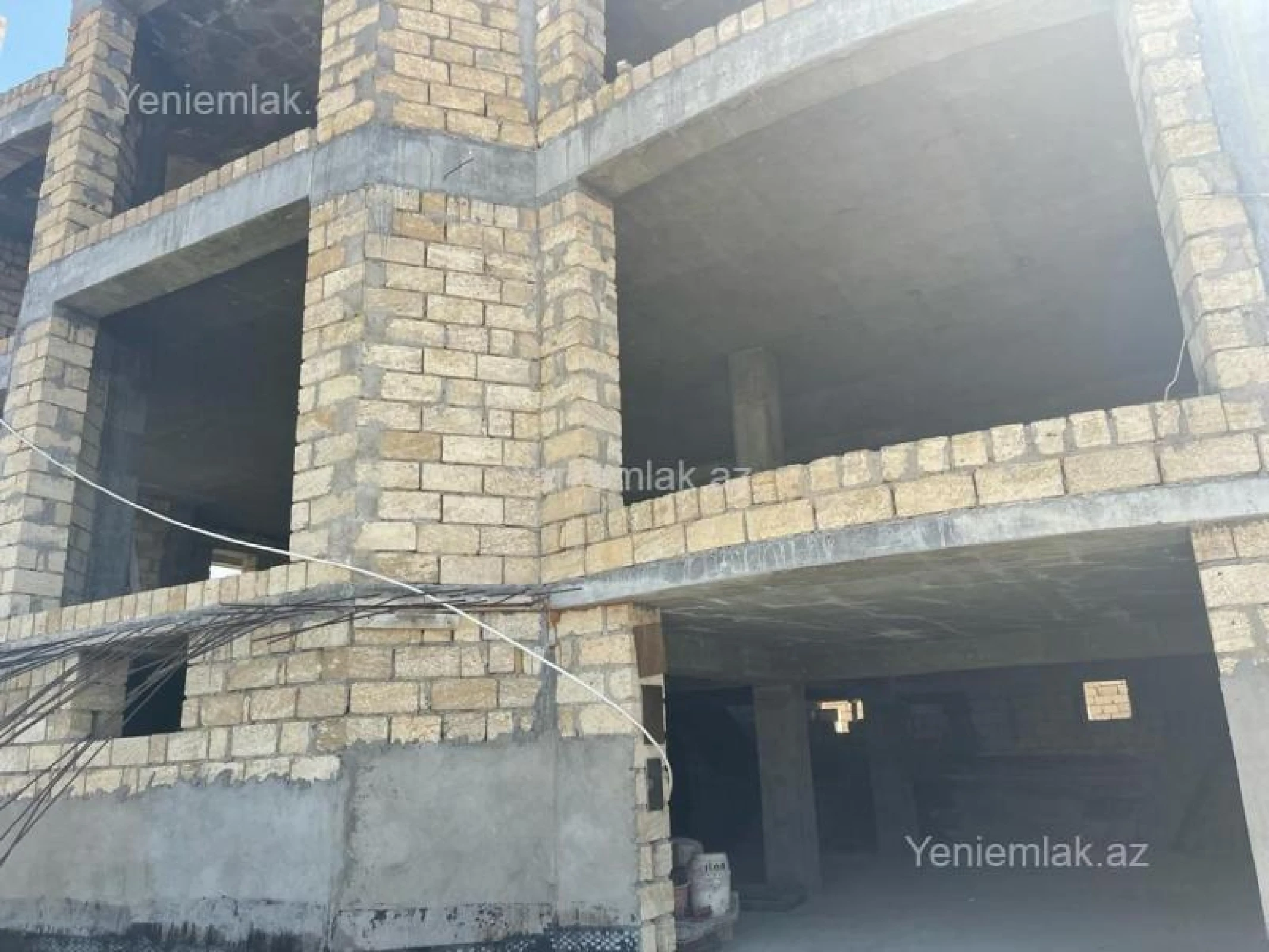 Satılır 10 otaqlı həyət evi 450 m²