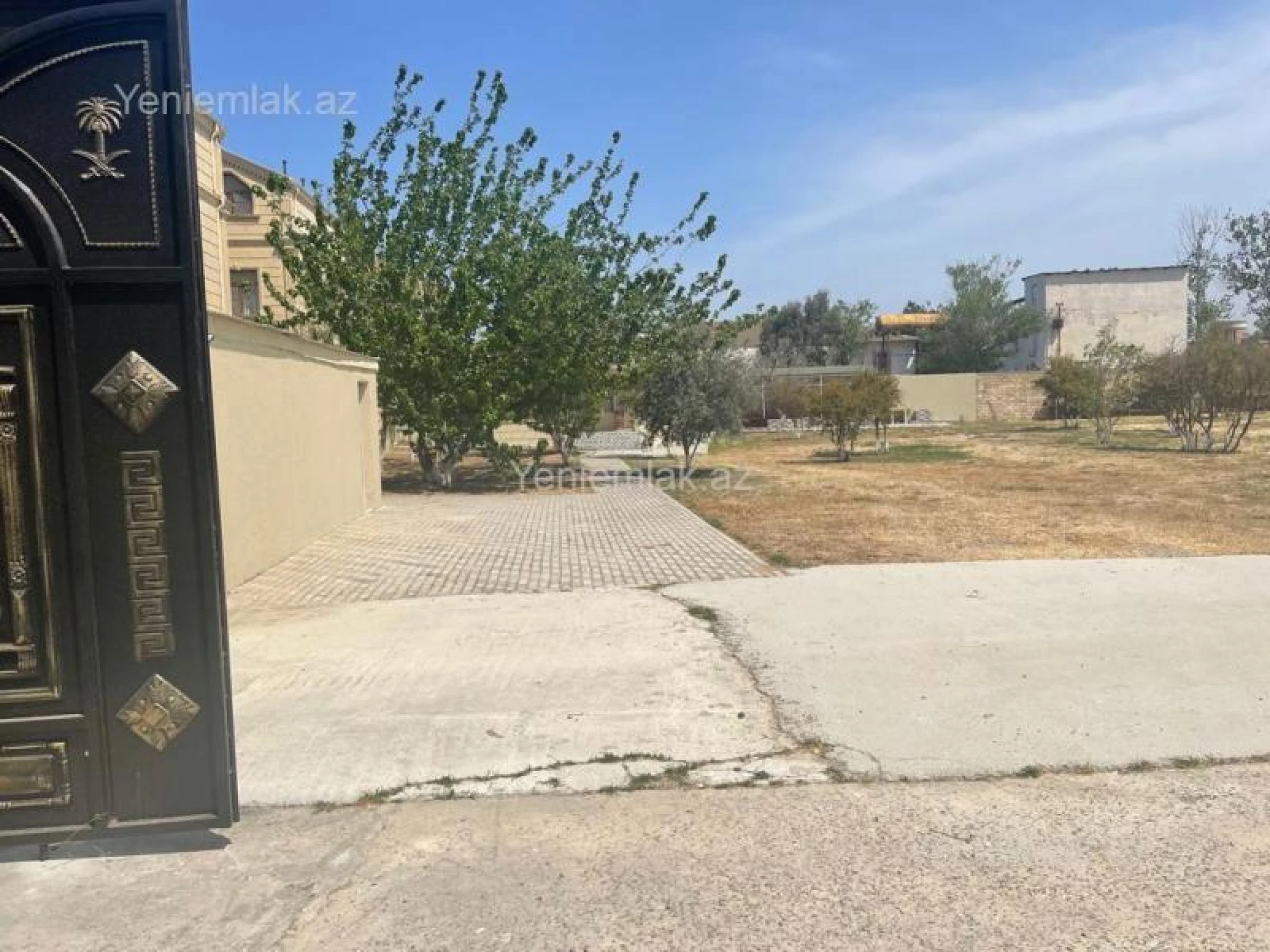 Satılır 10 otaqlı həyət evi 450 m²