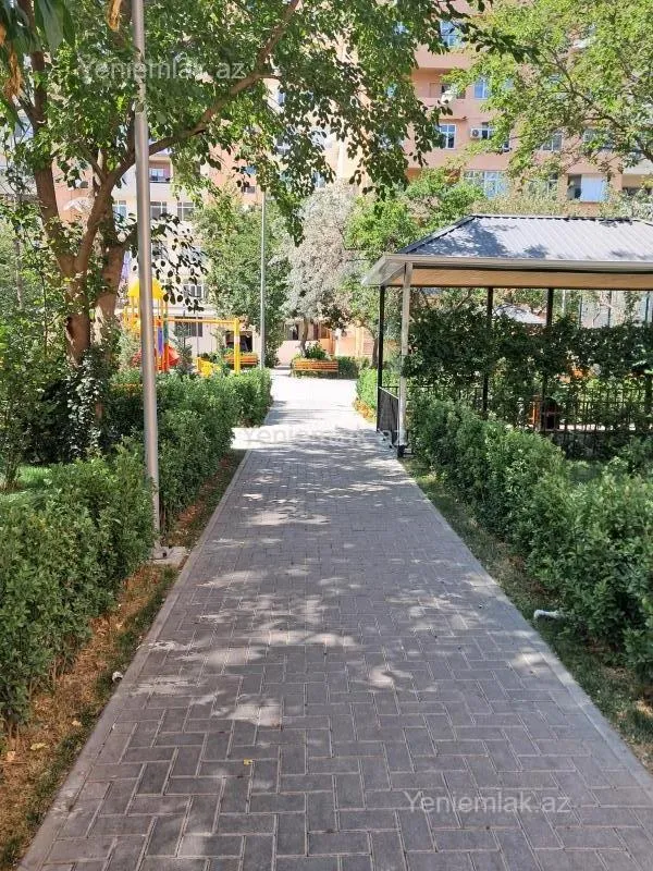 Satılır 5 otaqlı köhnə tikili 112 m²