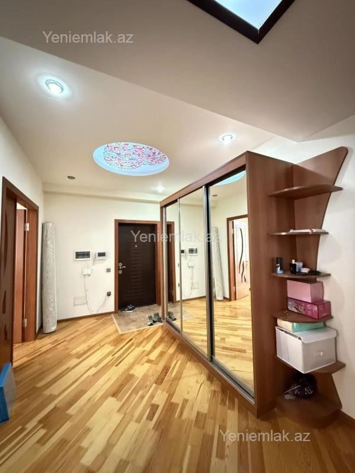 Satılır 2 otaqlı yeni tikili 100 m²