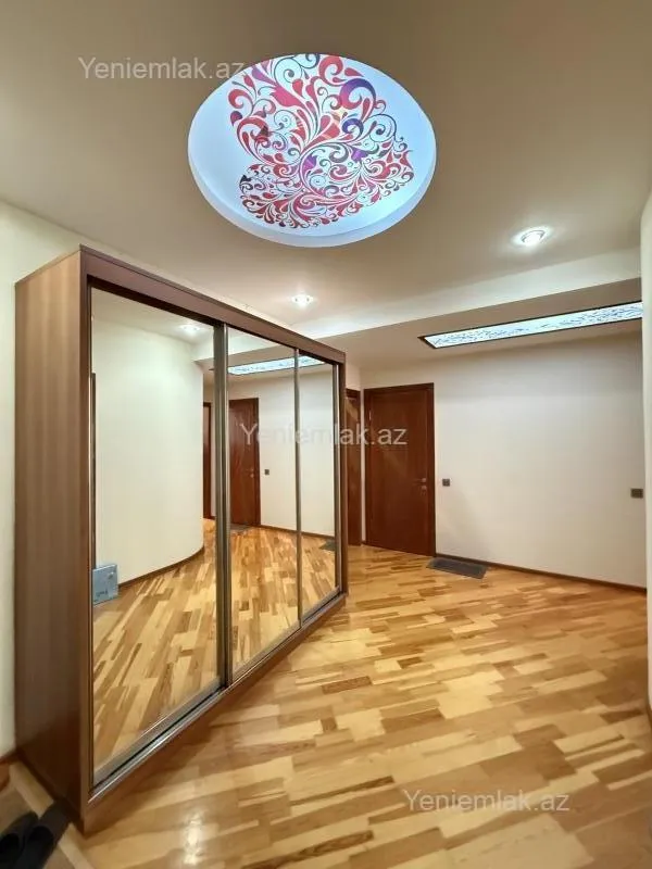 Satılır 2 otaqlı yeni tikili 100 m²