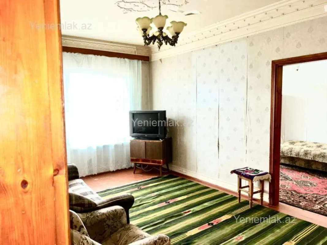 Satılır 5 otaqlı köhnə tikili 110 m²