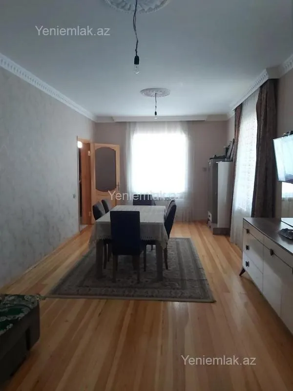 Satılır 7 otaqlı həyət evi 250 m²