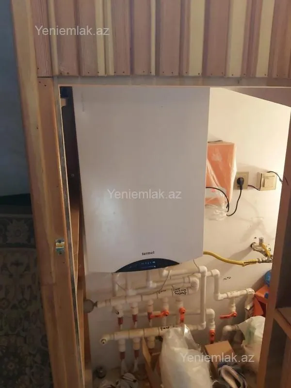 Satılır 7 otaqlı həyət evi 250 m²