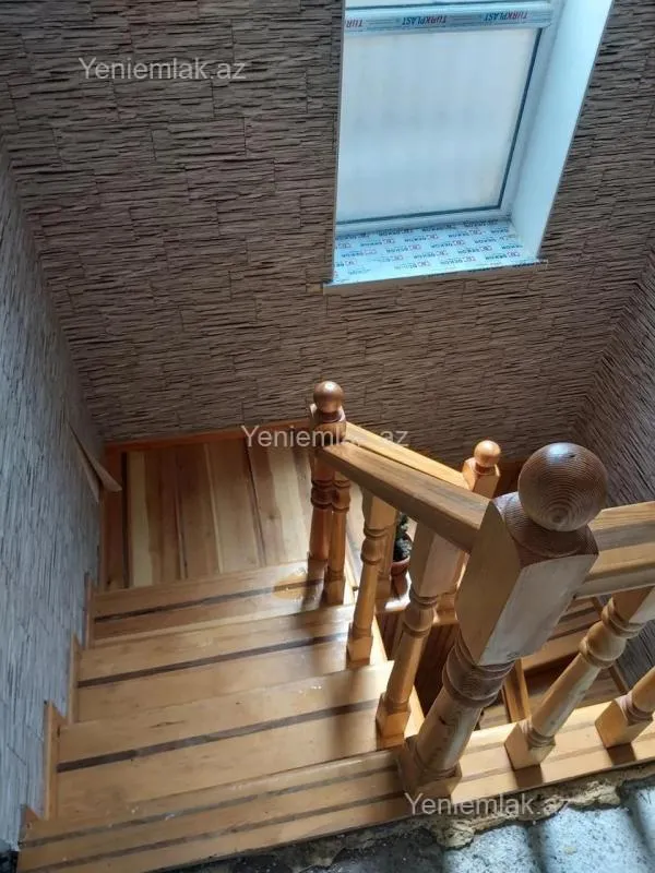 Satılır 7 otaqlı həyət evi 250 m²