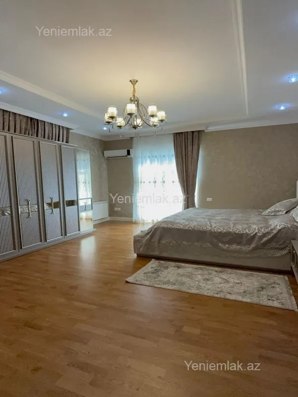 Satılır 12 otaqlı həyət evi 800 m²