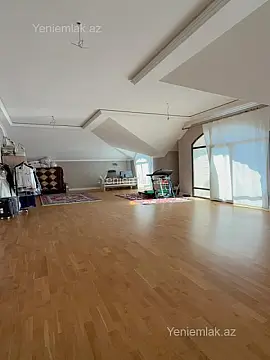 Satılır 12 otaqlı həyət evi 800 m²