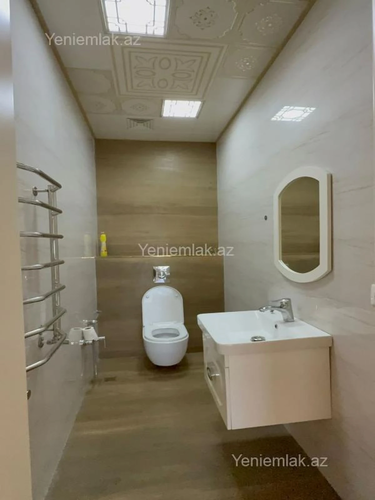 Satılır 12 otaqlı həyət evi 800 m²