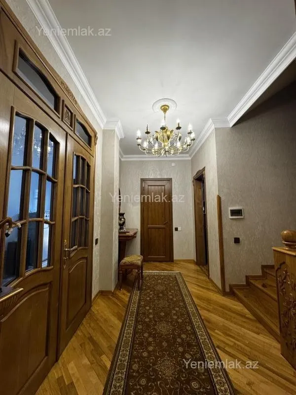 Satılır 6 otaqlı həyət evi 250 m²