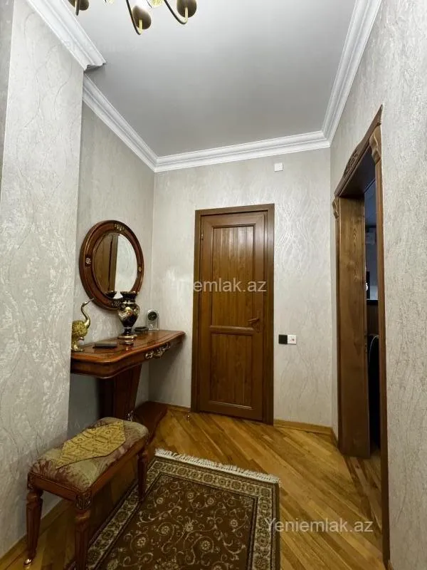 Satılır 6 otaqlı həyət evi 250 m²