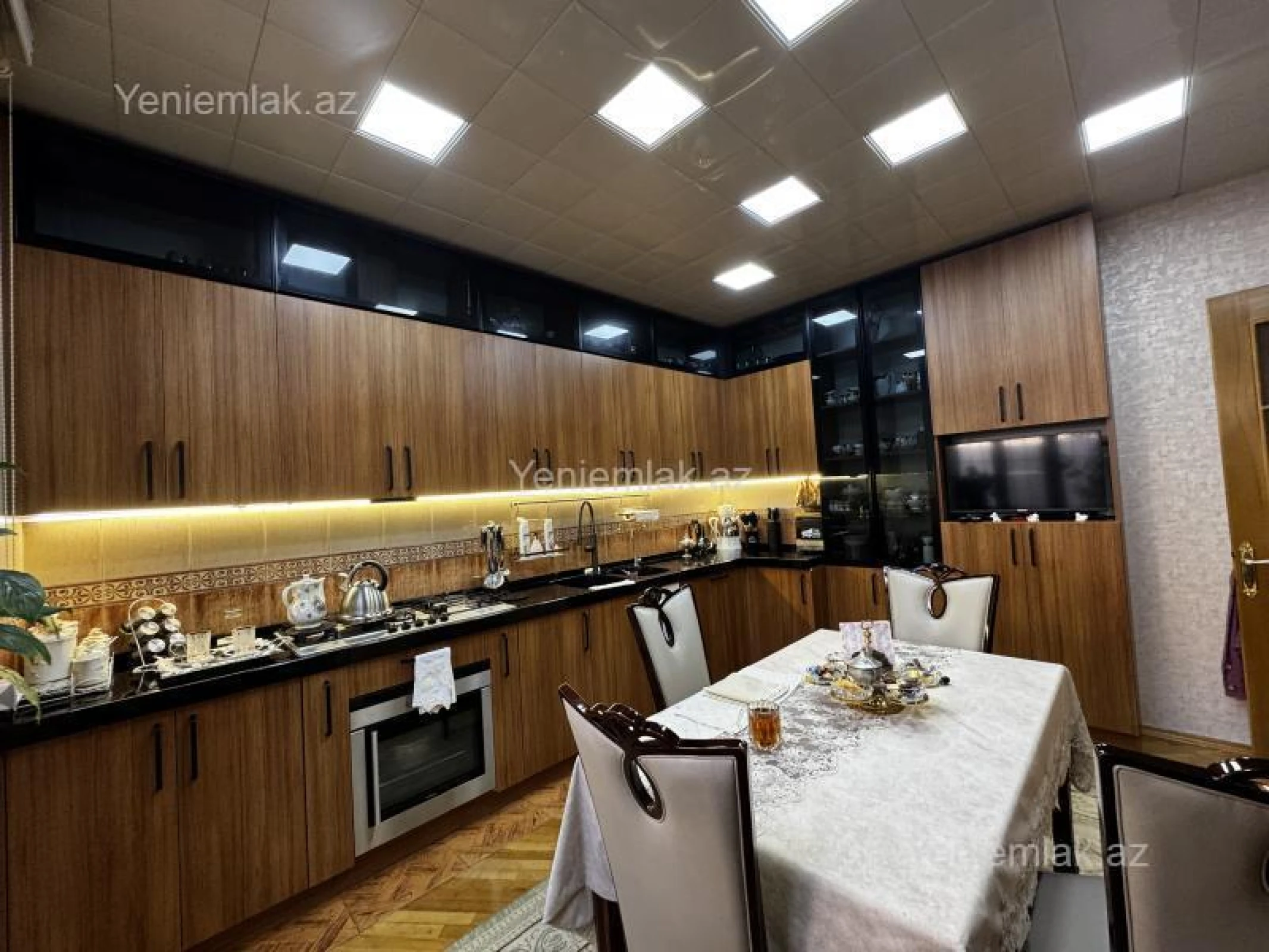 Satılır 6 otaqlı həyət evi 250 m²