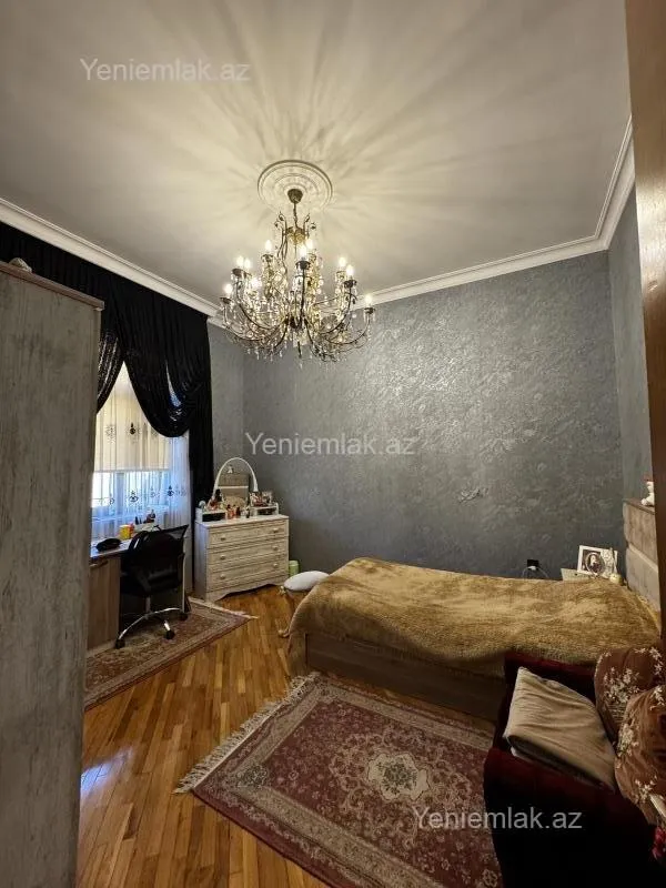 Satılır 6 otaqlı həyət evi 250 m²