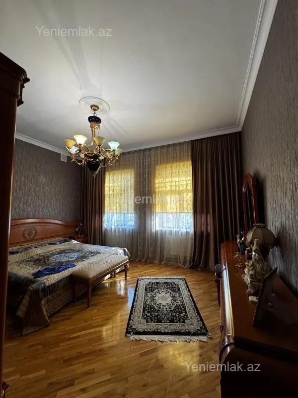 Satılır 6 otaqlı həyət evi 250 m²