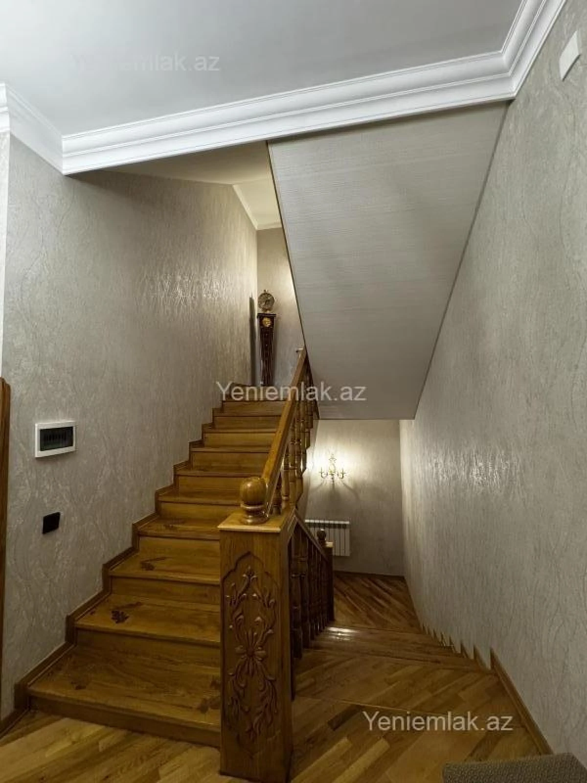 Satılır 6 otaqlı həyət evi 250 m²