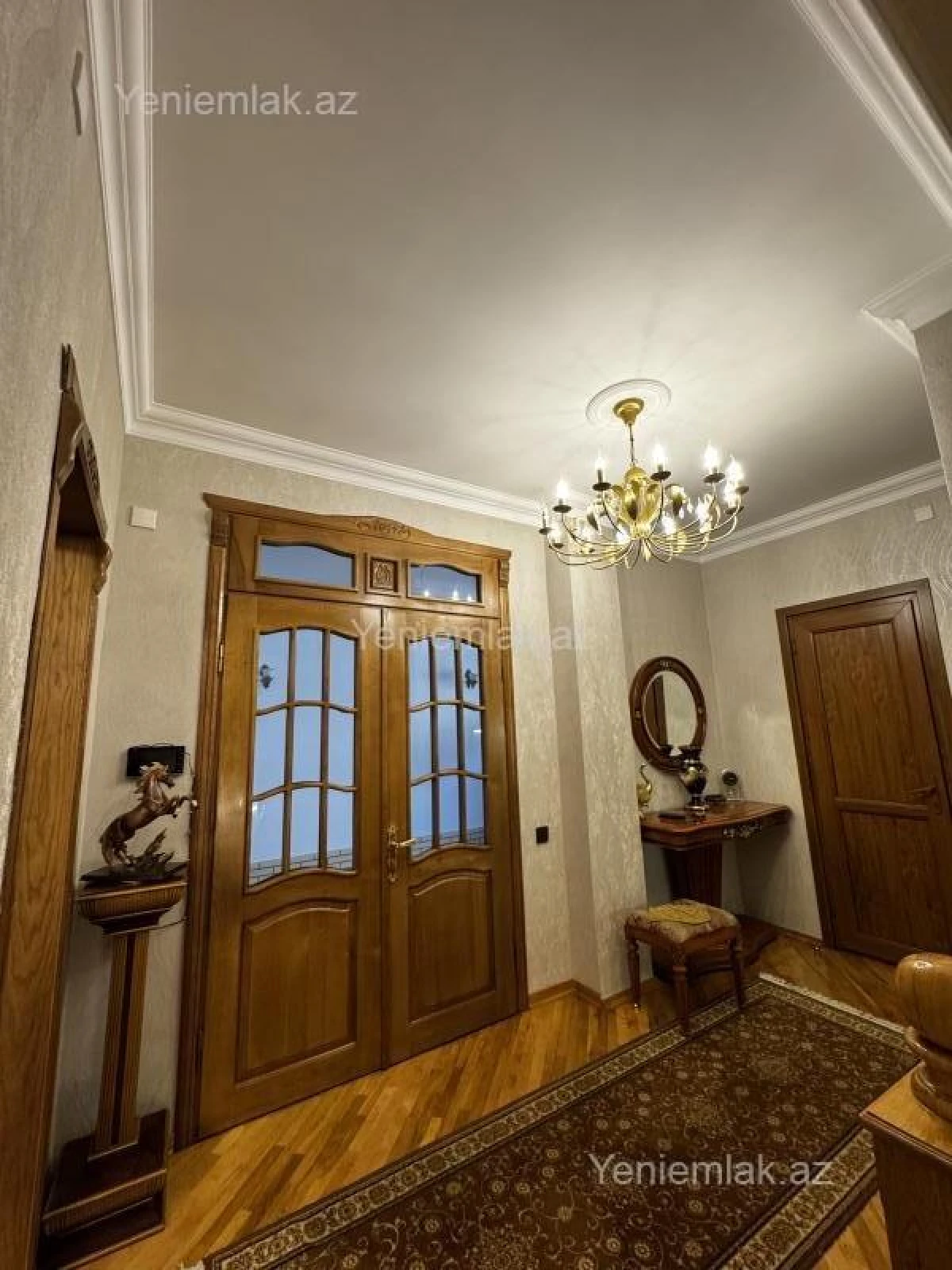 Satılır 6 otaqlı həyət evi 250 m²