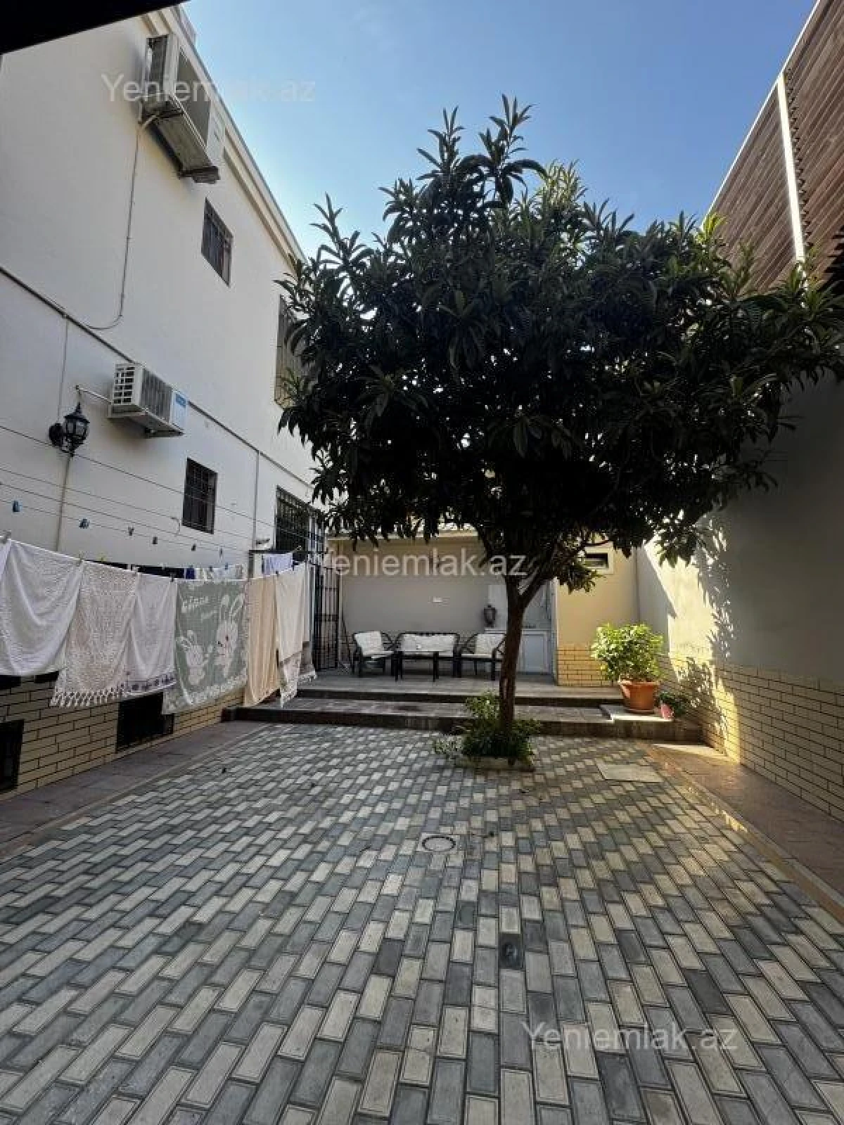 Satılır 6 otaqlı həyət evi 250 m²