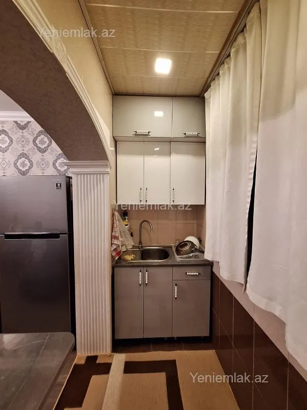 Satılır 1 otaqlı köhnə tikili 40 m²