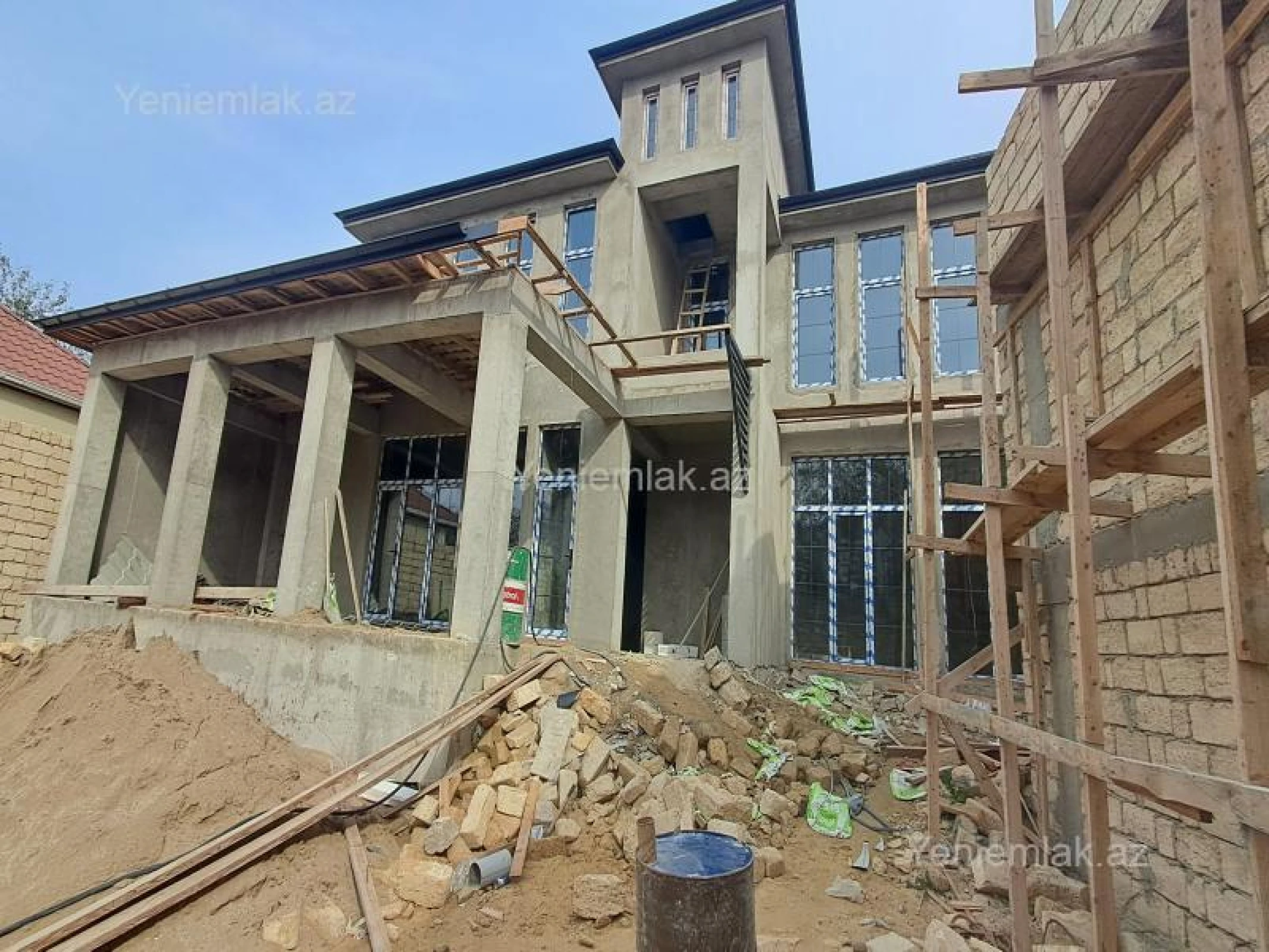 Satılır 6 otaqlı həyət evi 300 m²