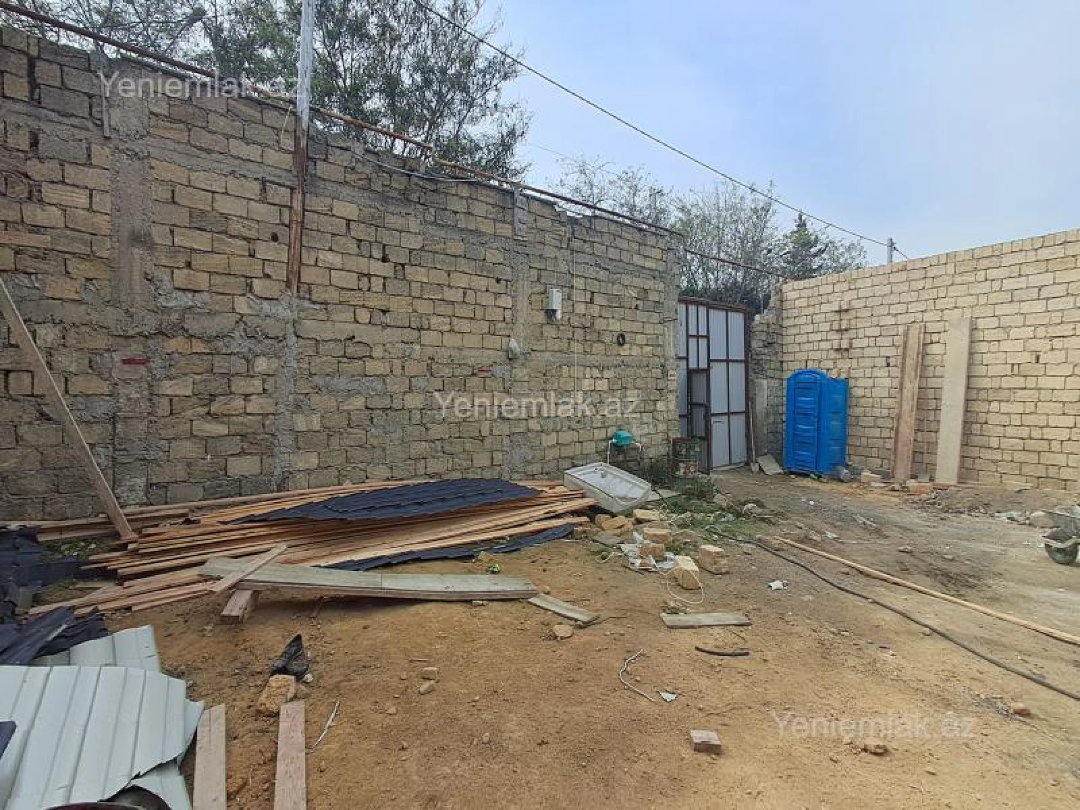 Satılır 6 otaqlı həyət evi 300 m²