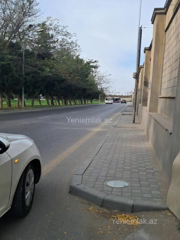 Satılır 6 otaqlı həyət evi 300 m²