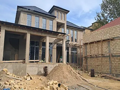 Satılır 6 otaqlı həyət evi 300 m²