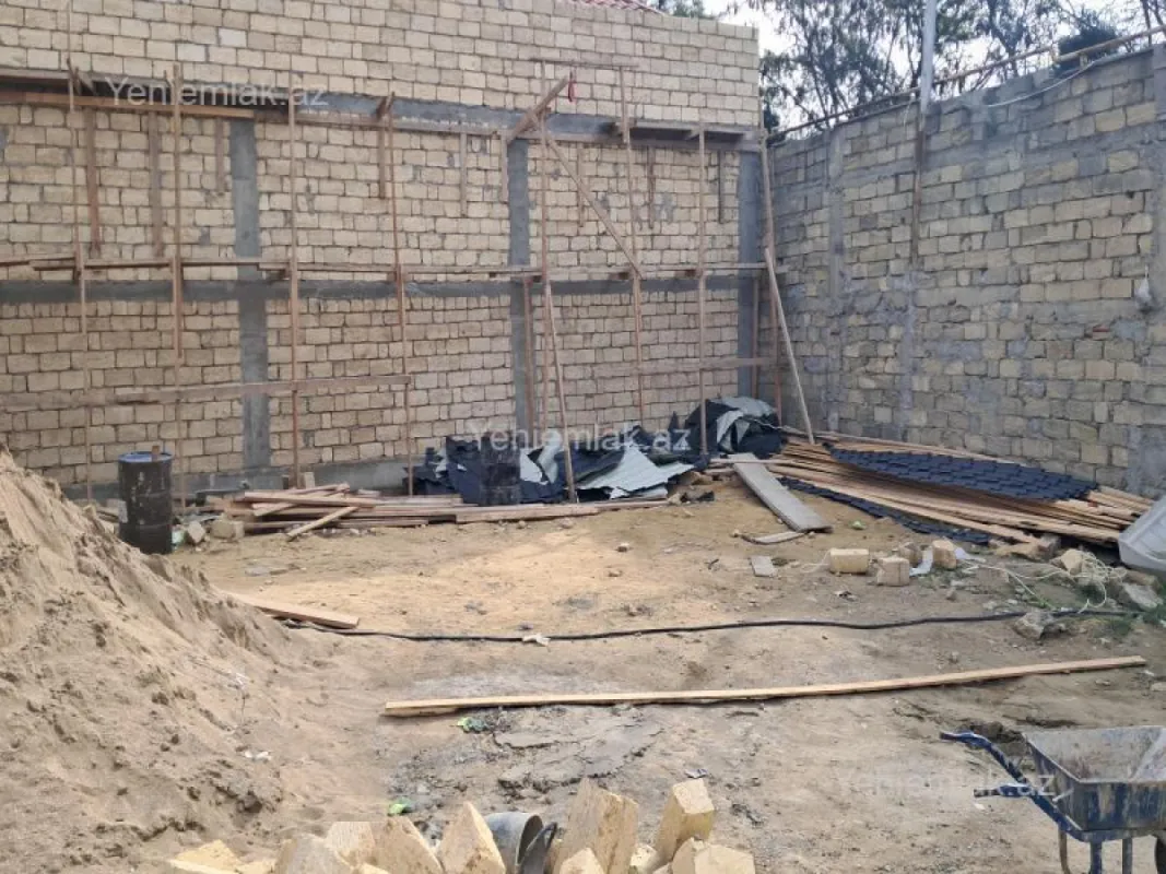 Satılır 6 otaqlı həyət evi 300 m²