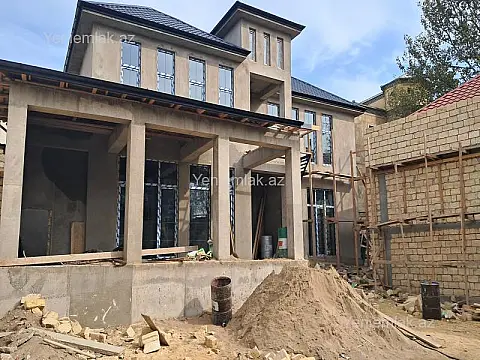 Satılır 6 otaqlı həyət evi 300 m²