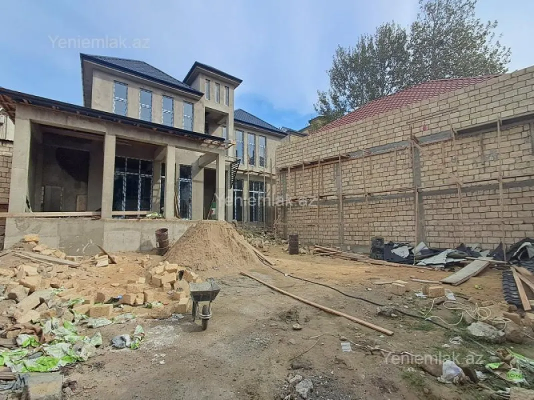 Satılır 6 otaqlı həyət evi 300 m²