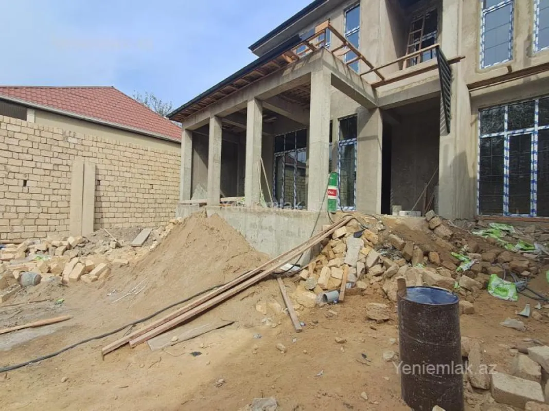 Satılır 6 otaqlı həyət evi 300 m²