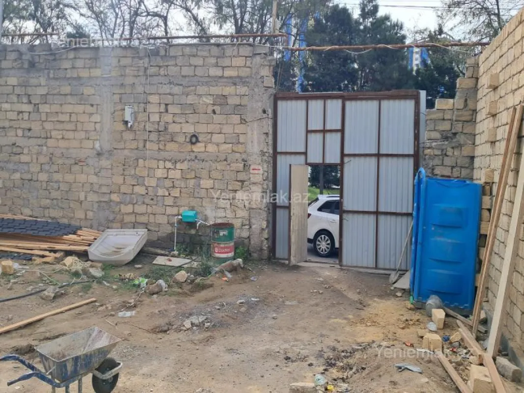 Satılır 6 otaqlı həyət evi 300 m²