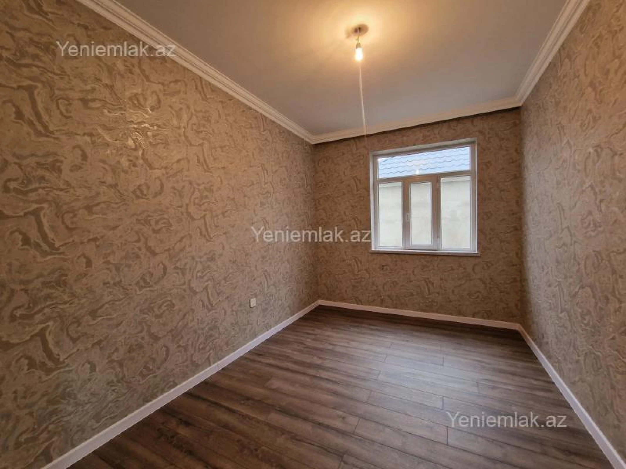 Satılır 5 otaqlı həyət evi 185 m²