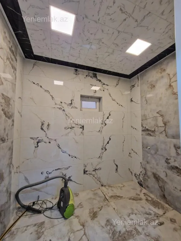 Satılır 5 otaqlı həyət evi 185 m²