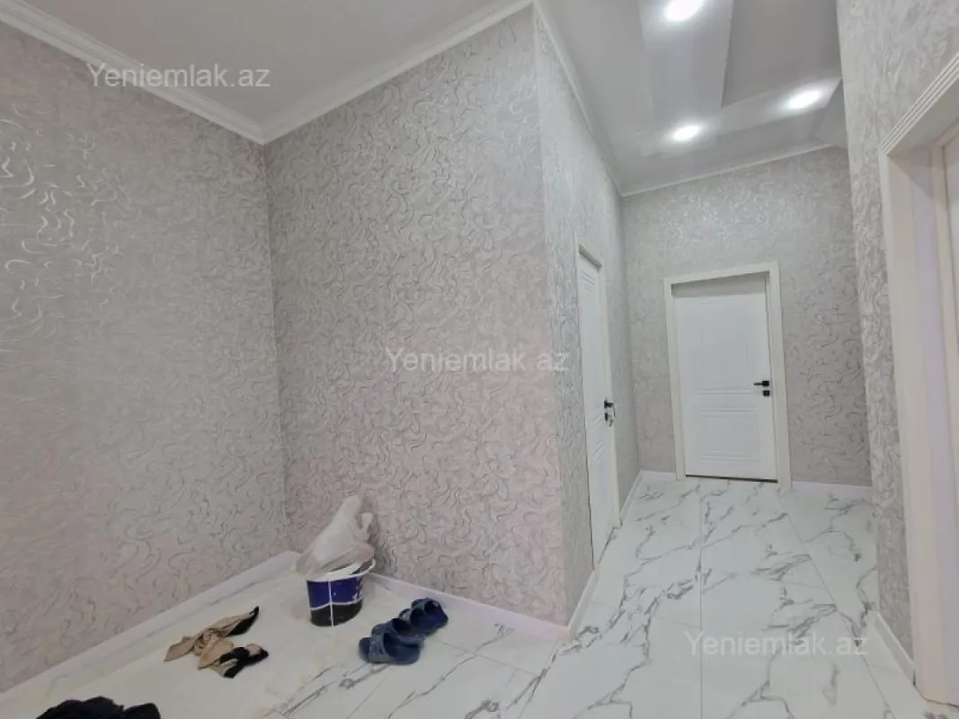Satılır 5 otaqlı həyət evi 185 m²