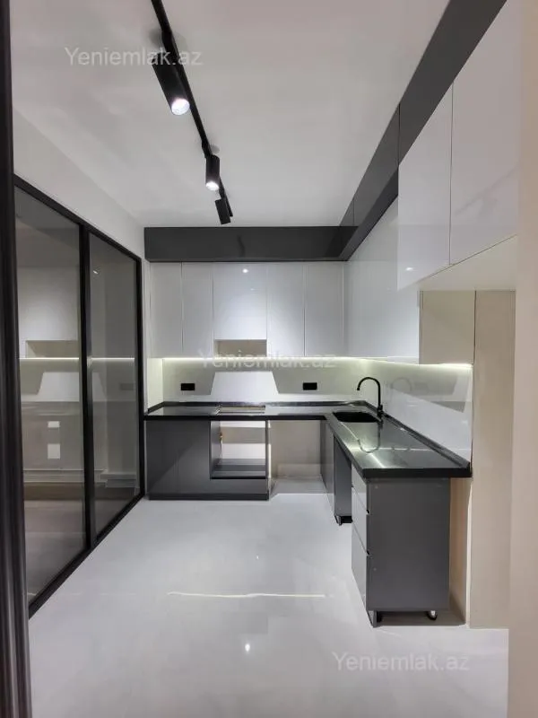 Satılır 2 otaqlı yeni tikili 70 m²