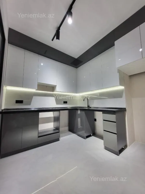 Satılır 2 otaqlı yeni tikili 70 m²