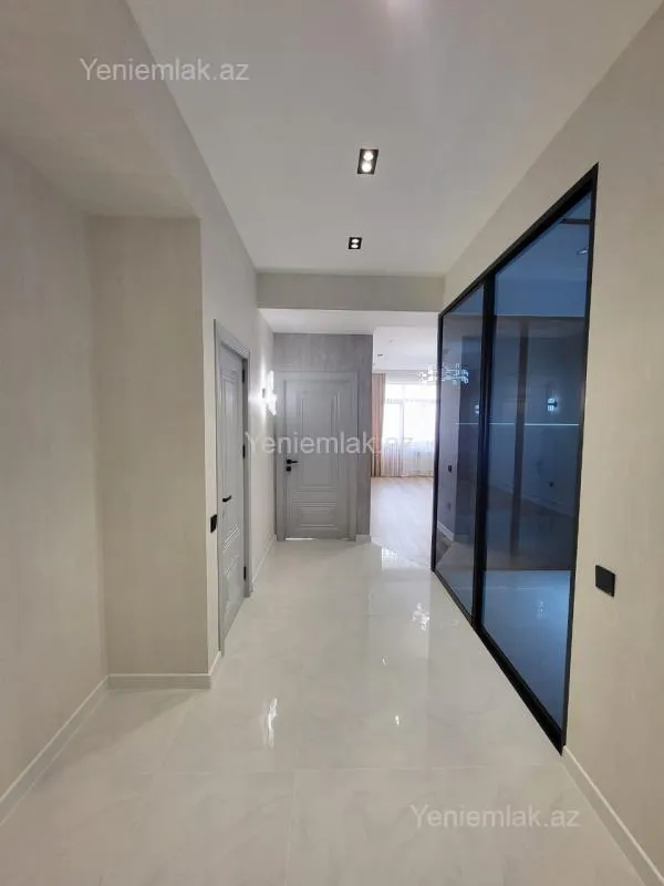 Satılır 2 otaqlı yeni tikili 70 m²