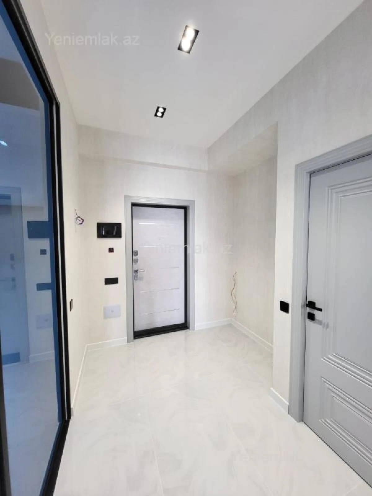 Satılır 2 otaqlı yeni tikili 70 m²