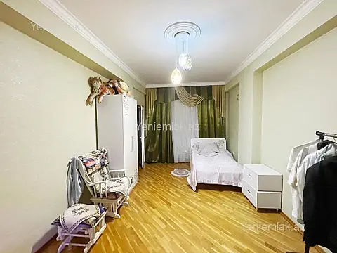 Satılır 4 otaqlı yeni tikili 175 m²