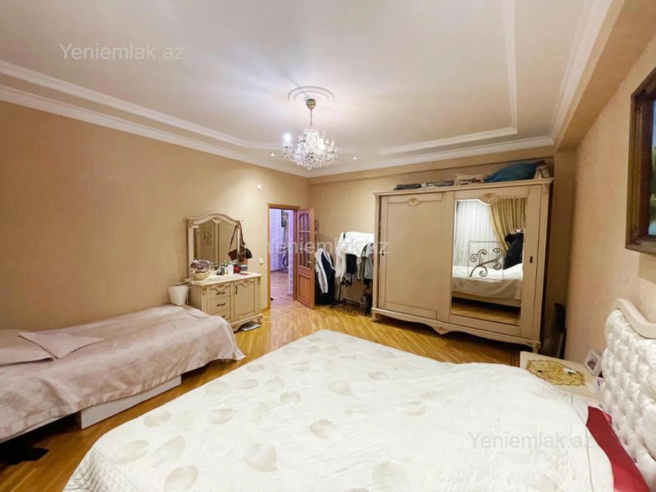 Satılır 4 otaqlı yeni tikili 175 m²