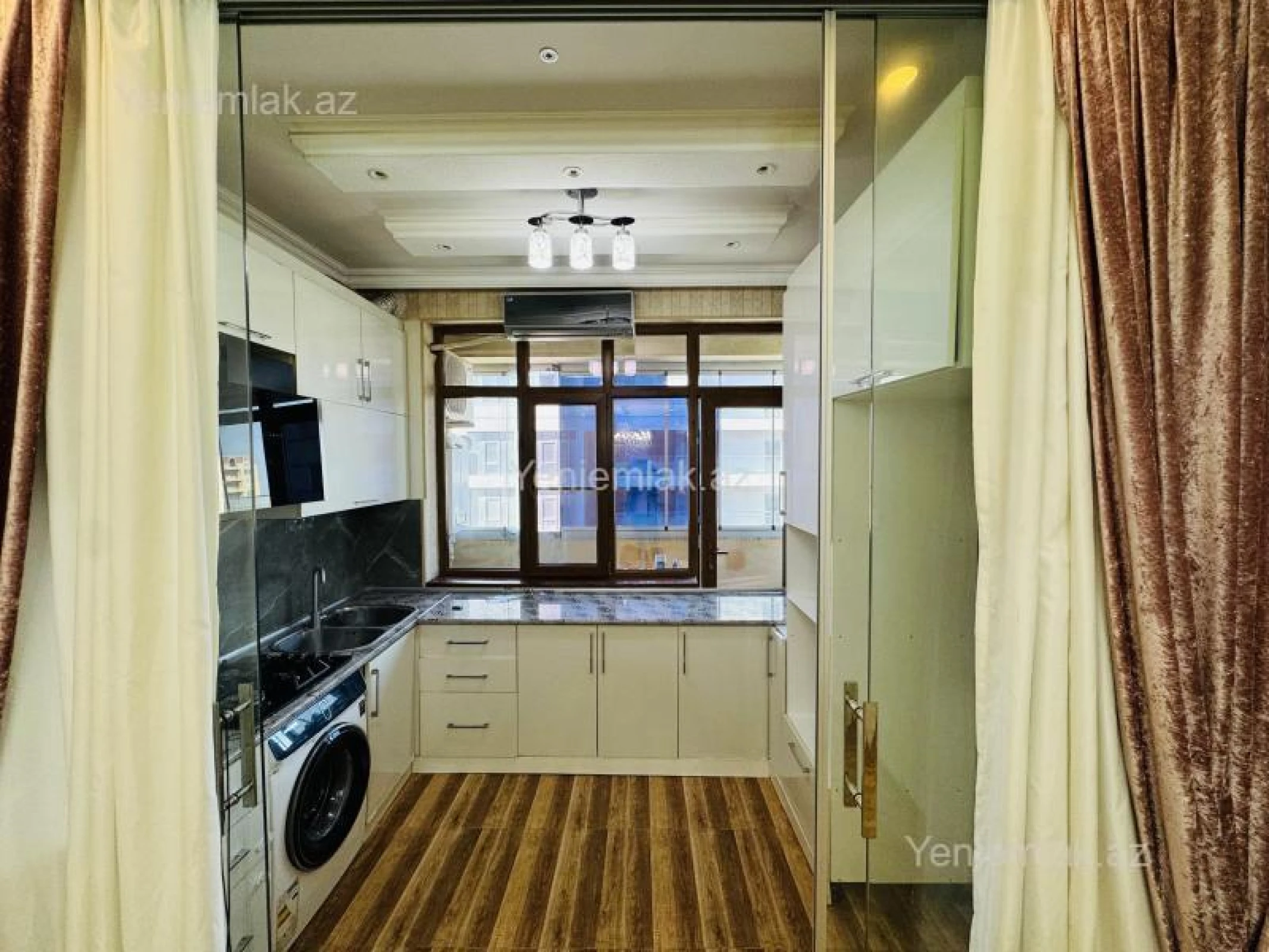 Satılır 3 otaqlı yeni tikili 85.5 m²