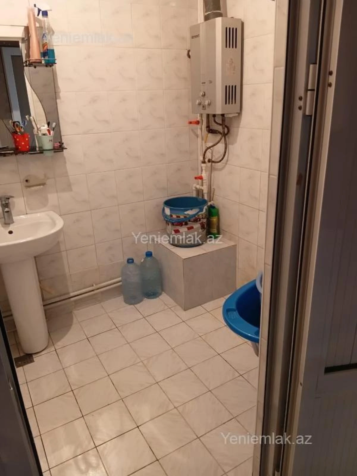 Satılır 4 otaqlı köhnə tikili 80 m²