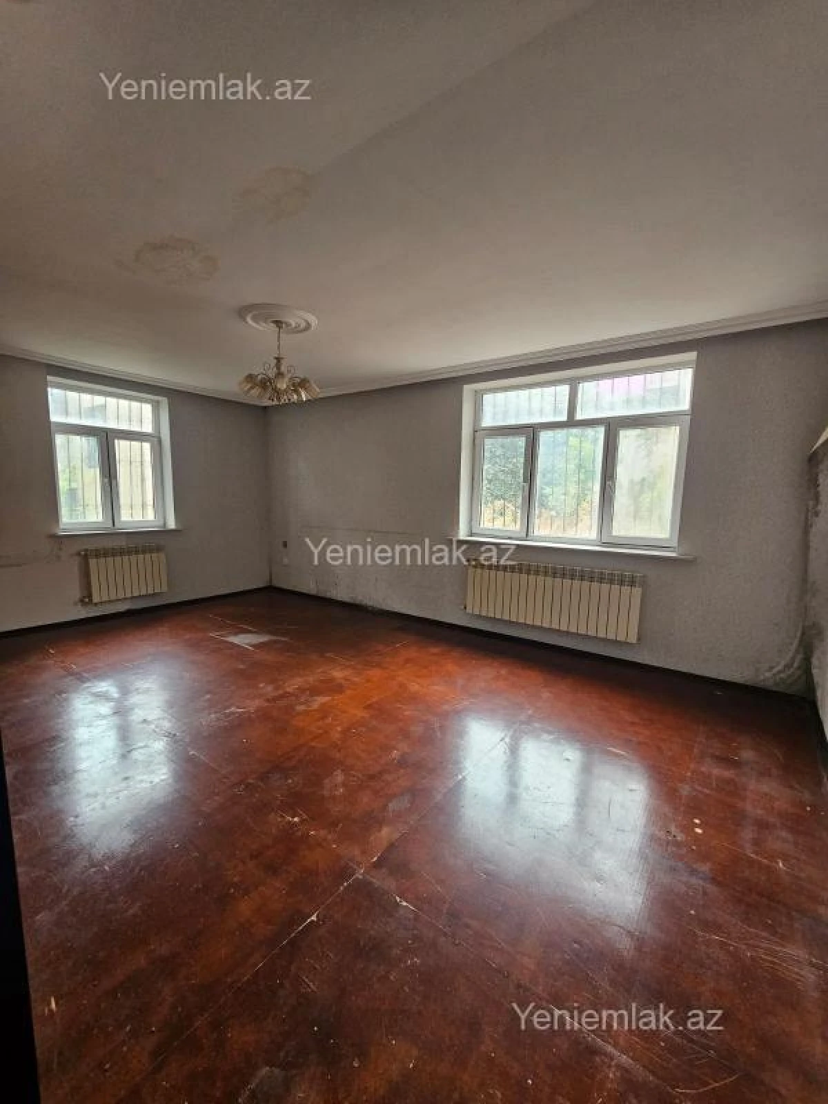 Satılır 2 otaqlı köhnə tikili 65 m²